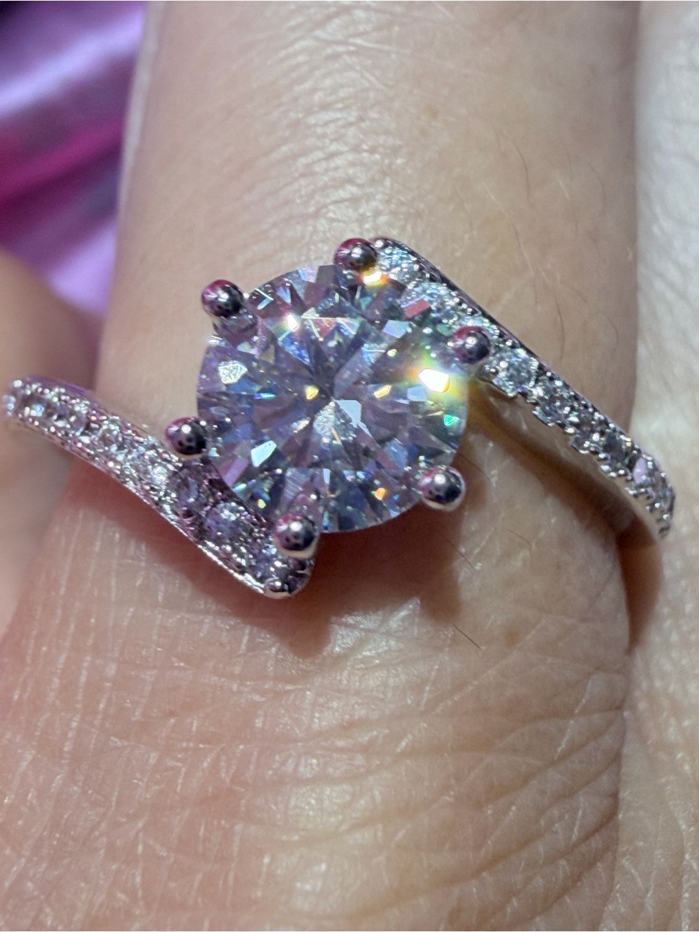 New Classic Moissanite Solitaire Round-Cut Ring with Swirl Pave’ Band